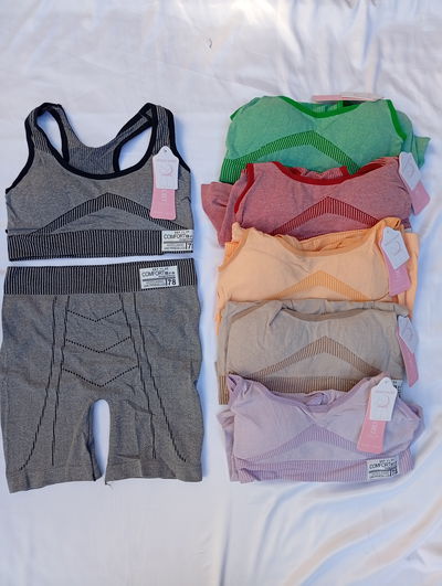 Conjunto deportivo AINSLIES SECRET. Importado 