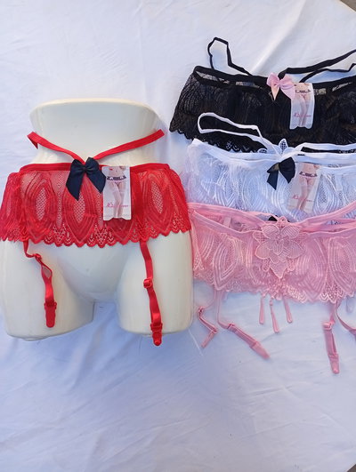 Hilo portaligas erotico con piedra AA-70165-2