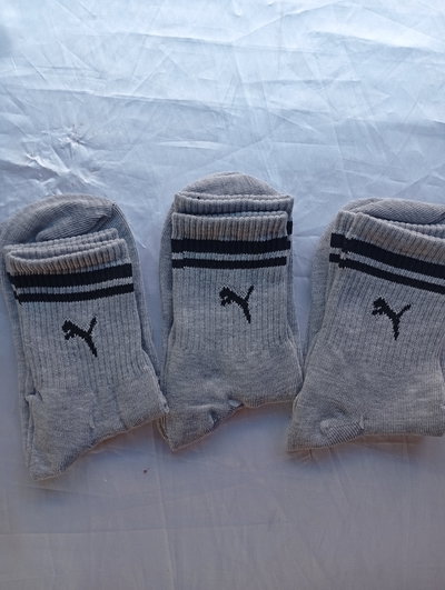 Tennis PUMA GRIS LOGO NEGRO. Adulto. LC
