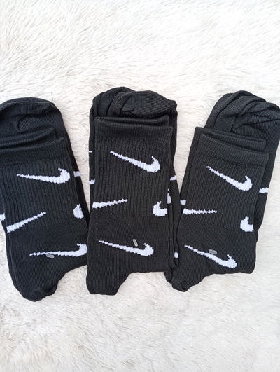 Tennis Nike NEGRA PIPAS BLANCAS, Adulto. LC