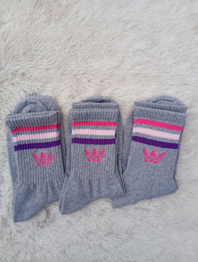 Tennis Adidas GRIS TRICOLOR ROSA LILA. Algodon. Adulto
