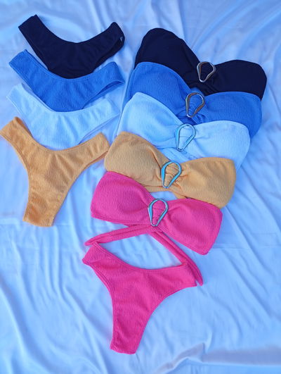 Bikini con textura, y avio en corpi