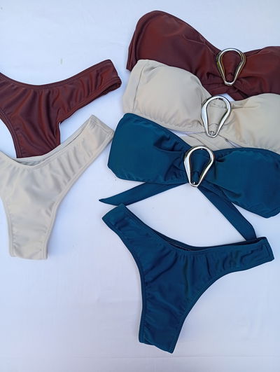 Bikini Top avío central, colores temporada.