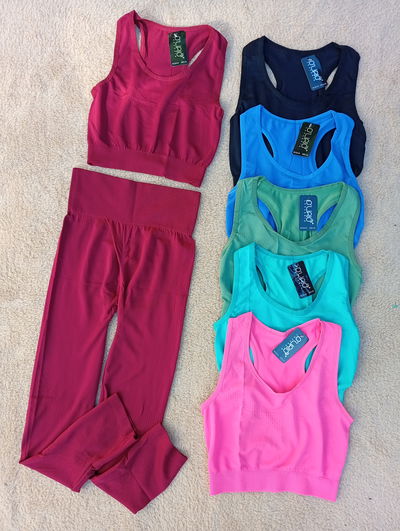 Conjunto deportivo, calza larga con top. Marca D'lirio Importada