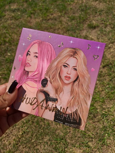 Paleta de sombras KAROL G & SHAKIRA