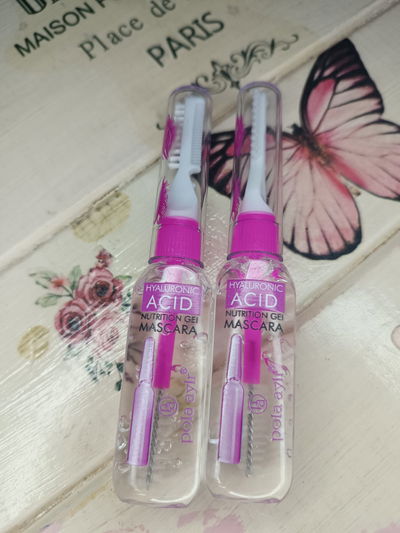 Rimmel + gel para cejas con ácido hialurónico 