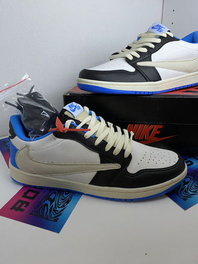 Jordan 1 low Fragment x Travis Scott