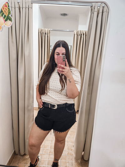 Short con tachas Demi