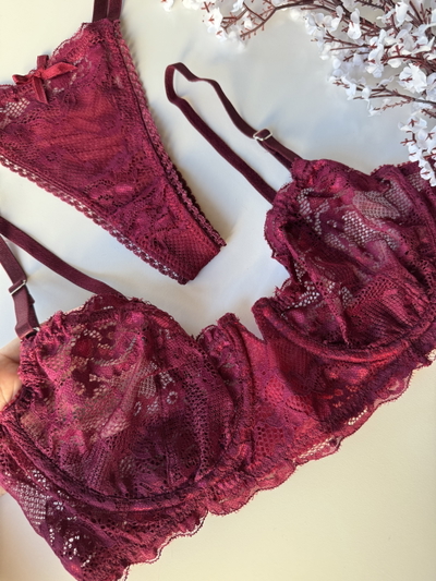 Conjunto Margaret bordo