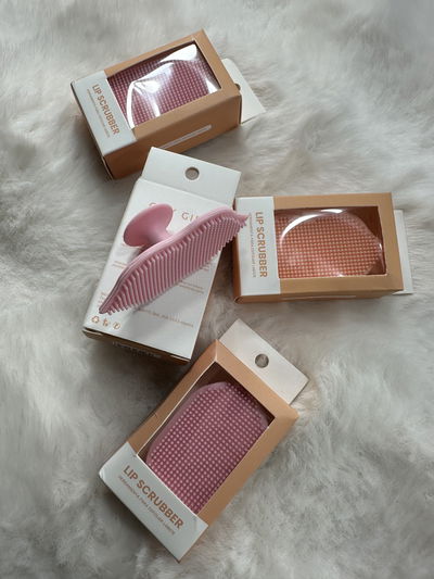 HERRAMIENTA PARA EXFOLIAR LABIOS 