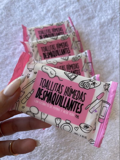 TOALLITAS HÚMEDAS DESMAQUILLANTES 