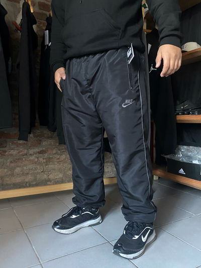ROMPEVIENTO NIKE