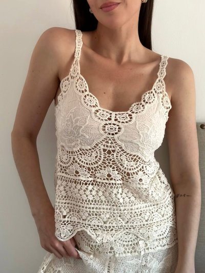 Musculosa SIENNA escote v crochet flor