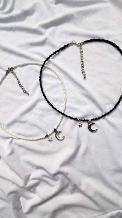 Collares media luna para compartir 