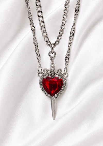 Collares para compartir corazón y espada
