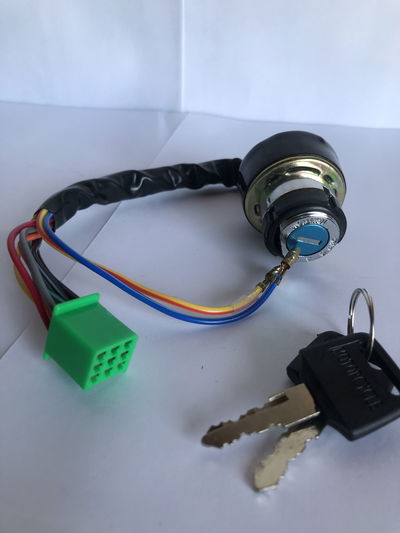 Llave de contacto AX 100