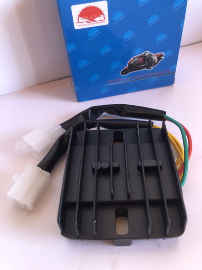 Regulador de voltaje trifásico gilera smash 5cables 