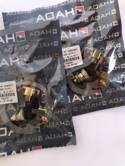 Plaqueta porta carbones H. Titan 2000
