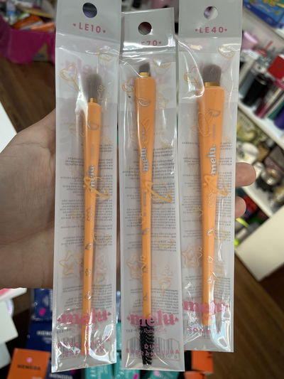 Brocha para ojos melu 