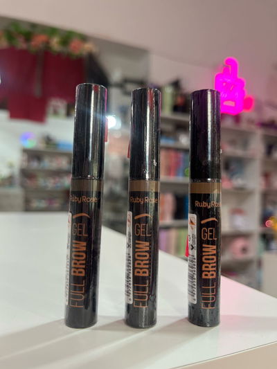 Gel voluminizador de cejas Full brow Ruby Rose