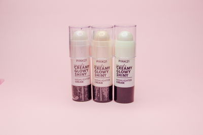  Iluminador Cremoso Barra Highlighter (Pink 21)