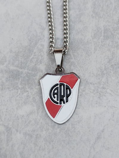 Collar escudo River