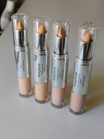 Corrector 2 en 1 Ruby Rose