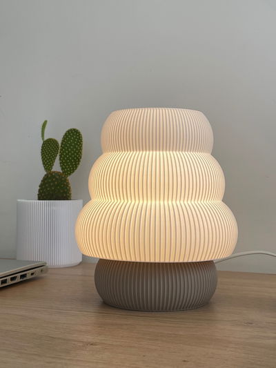 Lámpara Duna con base ovalada