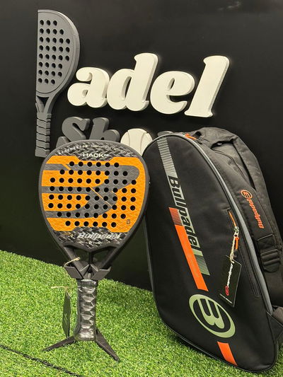 Combo Pala Bullpadel Hack 03 + Paletero Tour Black