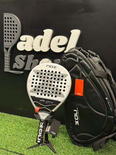 Combo Pala Nox AT10 Genius 18K 2024 + Bolso Nox Pro Series