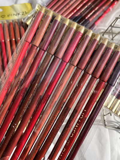 12 delineadores de labios con sacapuntas Pink 21