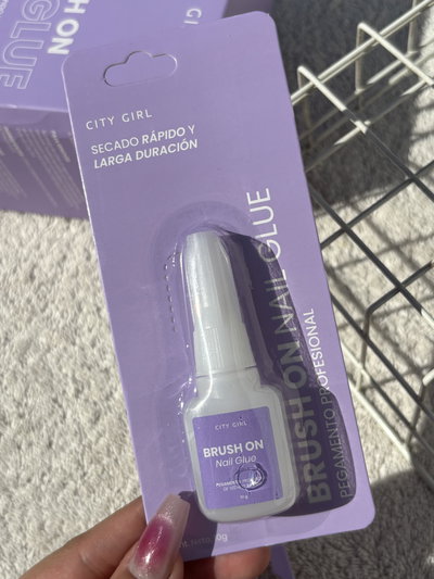 2 Pegamentos de uñas city girl