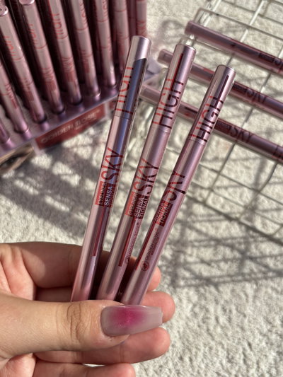 3 Delineadors liquidos sky high