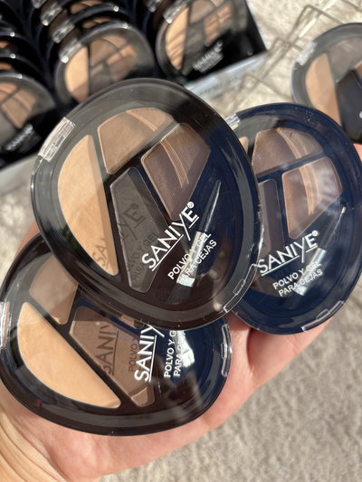 3 paletas de sombras y cejas con brochita saniye