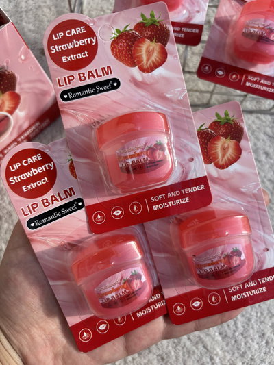 3 vaselinas hidratantes frutilla