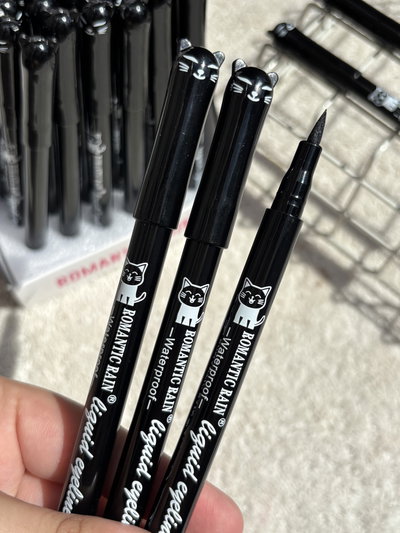 3 Delineadores líquidos gatitos