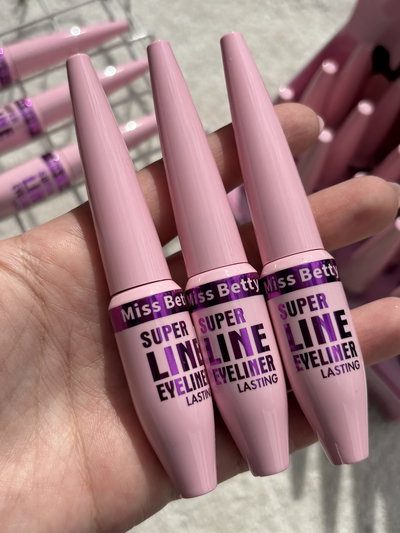 3 delineadores miss betty