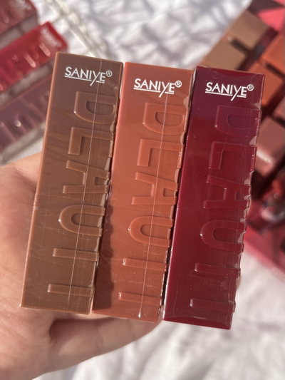3 Labial matte en barra Saniye 