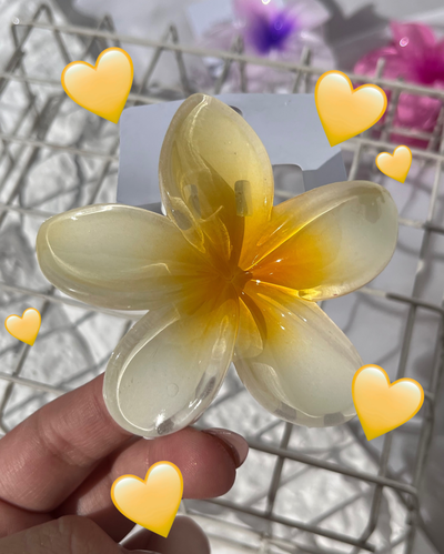 broche flor amarillo