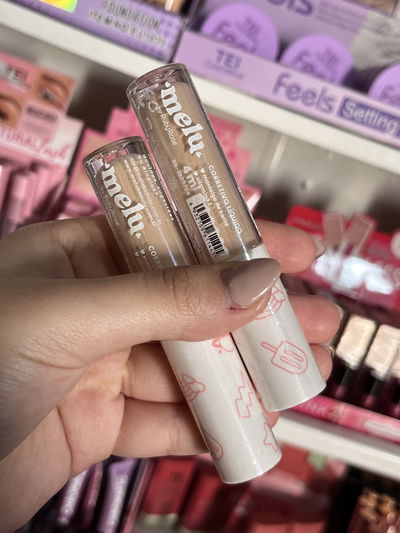 Corrector mely ruby rose