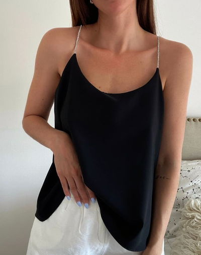 MUSCULOSA CON PIEDRERIA 