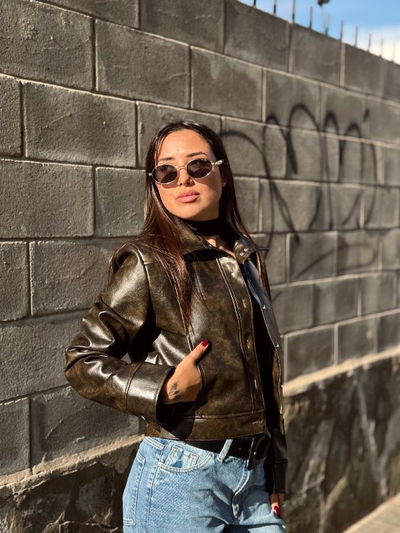 CAMPERA DE ECO CUERO FORRADA POR DENTRO