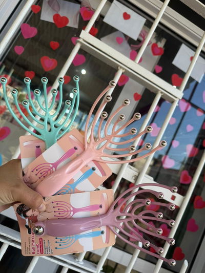 MASAJEADOR DE CUERO CABELLUDO