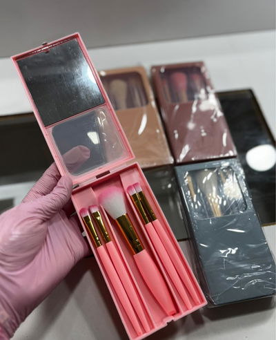 ESTUCHE DE BROCHAS X5 + ESPEJO