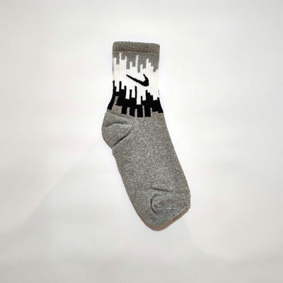 NIKE - GRIS CON BLANCO/NEGRO