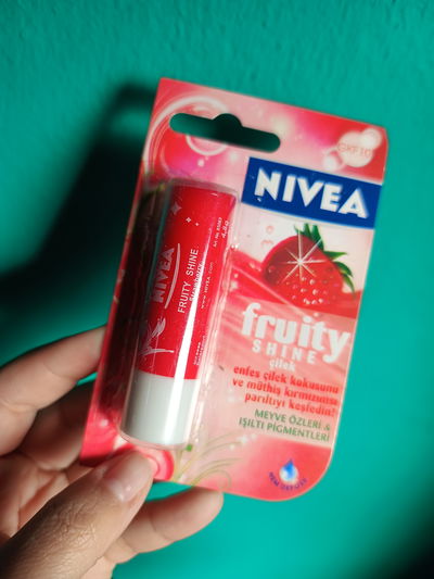 Bálsamo Fruity Shine Nivea 