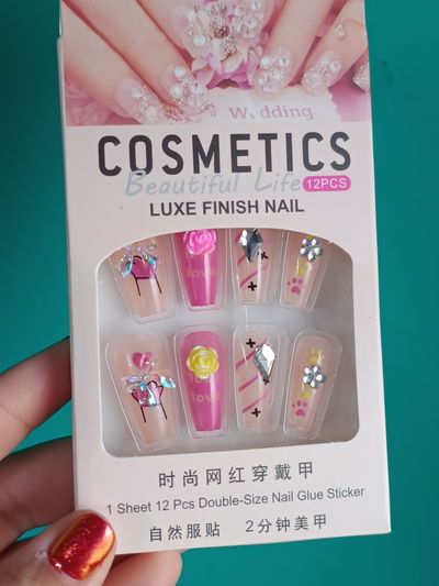 Uñas postizas con strass