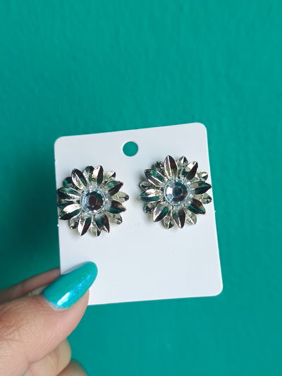 Aros Margarita Plateada con strass