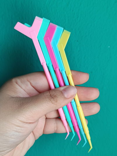 Peine de pestañas Y