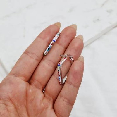 Argollitas Surtidas con strass multicolor o blanco x par 
